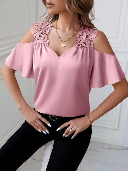 Chique damesblouse met blote schouders en elegante kantdetails