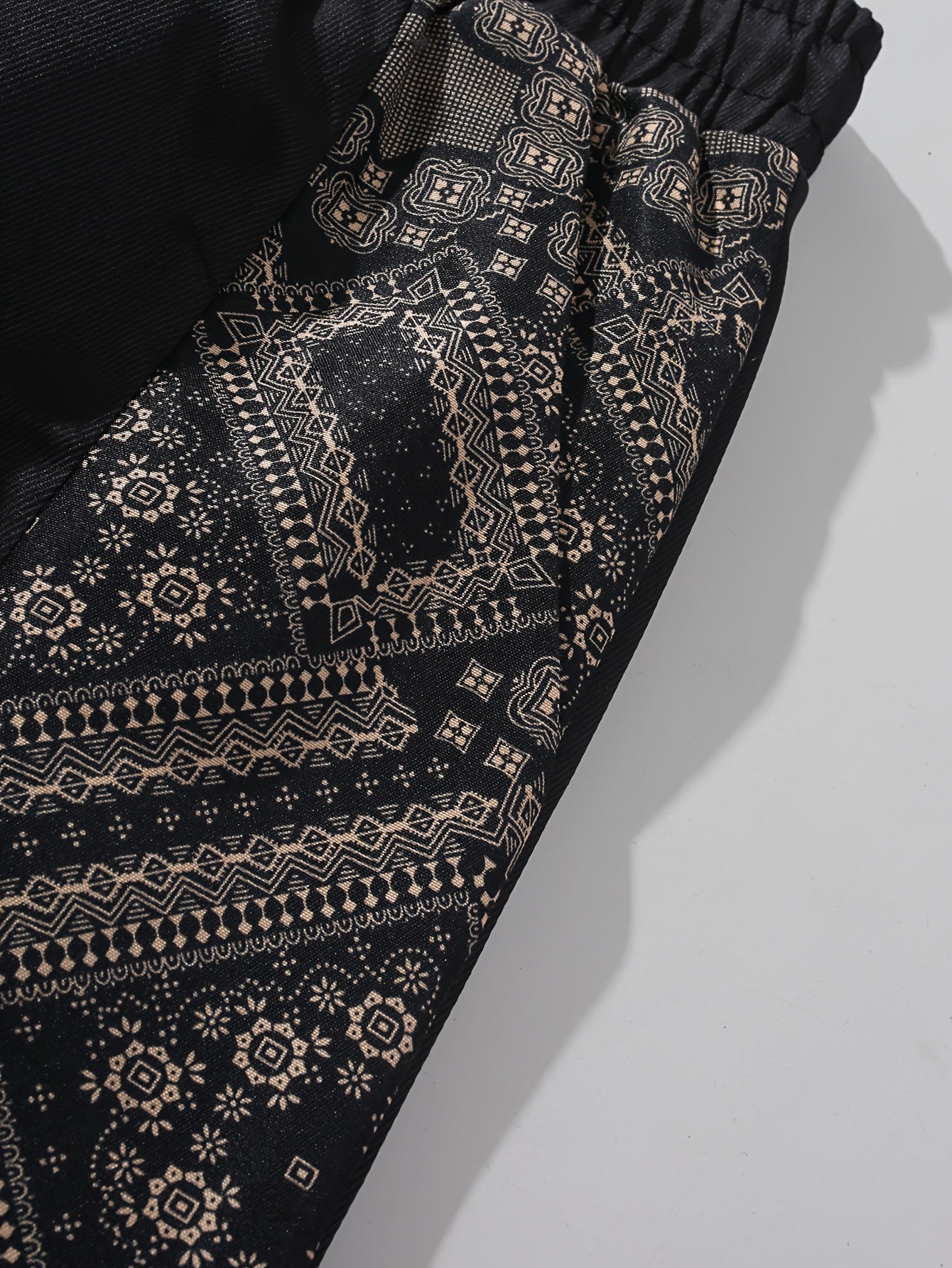 Heren shorts in stedelijke stijl met zijpanelen met grafisch patroon – Ideaal voor streetwear en vrije tijd