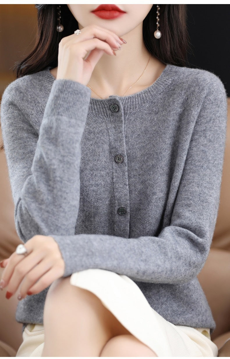 Danielle – Merino Vest for Women with Round Neck and Long Sleeves in