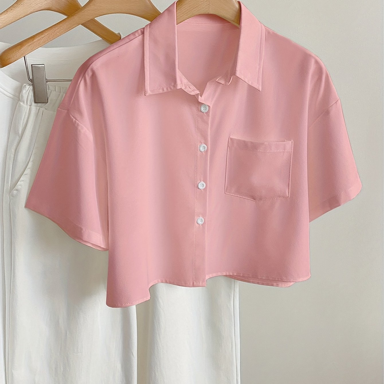 Camicia casual donna maniche corte stile moderno con orlo corto