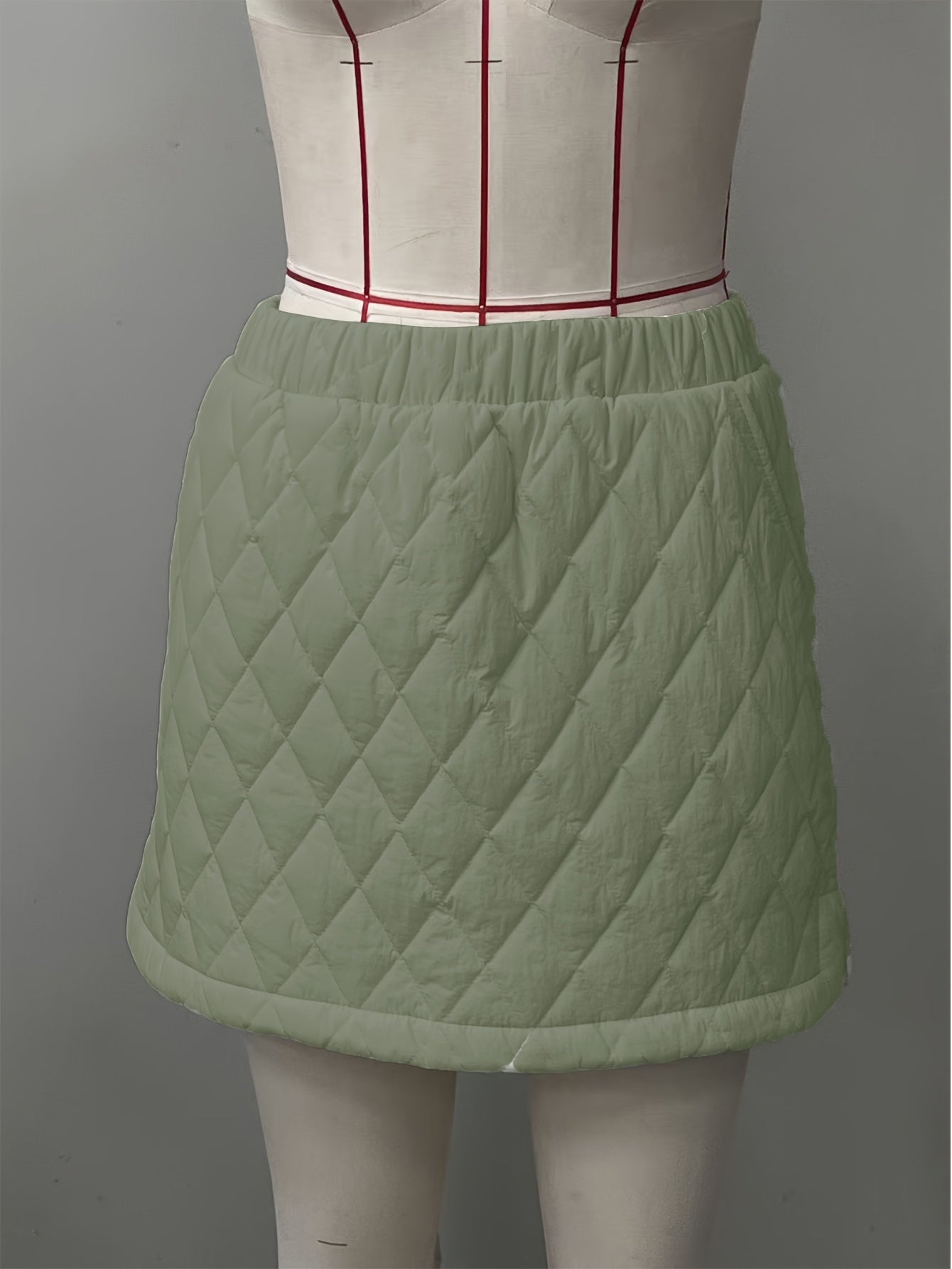 Jupe courte matelassée coupe trapèze taille élastique pour femme