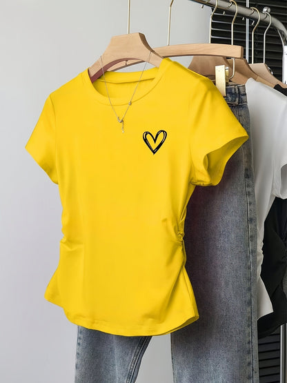 Dame T-shirt med tætsiddende pasform, hjerteprint, afslappet og trendy stil