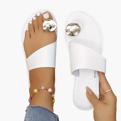 Sandales plates élégantes pour femme à ornement doré style été décontracté