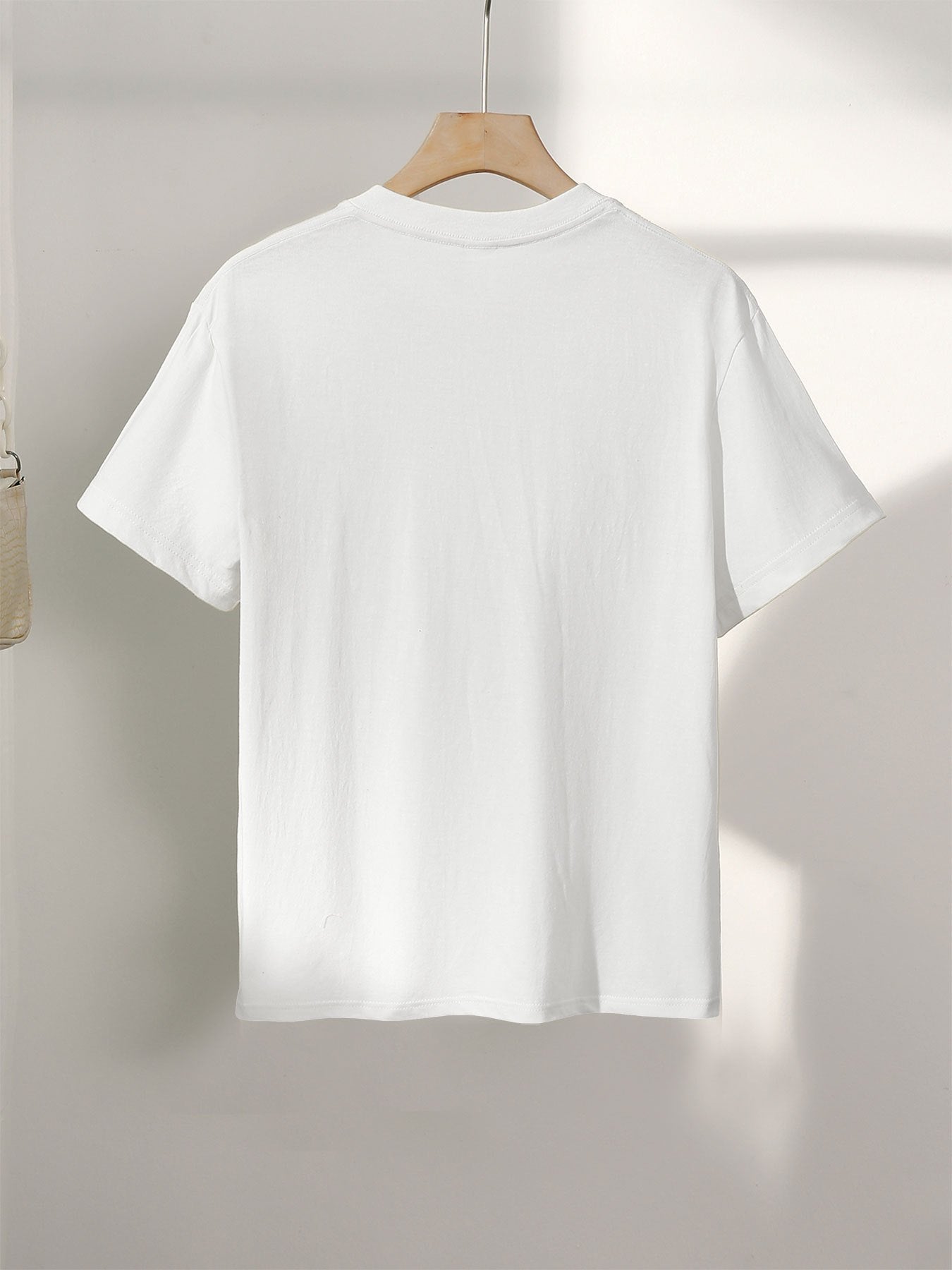 T-shirt femme imprimé graphique léopard et zèbre message « Love Is Wild » style décontracté tendance