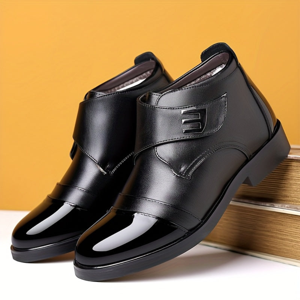 Chaussures montantes homme noires avec bout verni et patte auto-agrippante