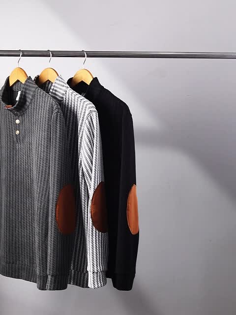 Pull homme à col montant boutonnable, motif tissé et empiècements aux coudes