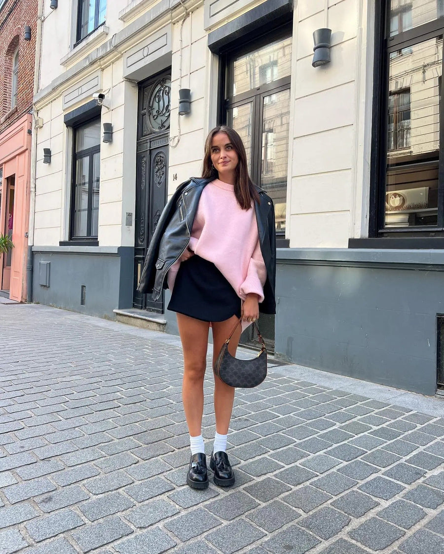 Pale Pink Loose-Fit Long-Sleeve Sweater with Round Neck