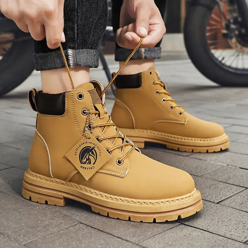 Bottes de randonnée robustes homme style urbain et aventure