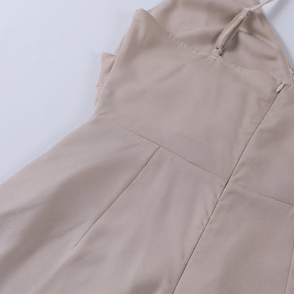 Abito da sera lungo da donna con spacco, scollo incrociato, eleganza raffinata per occasioni formali