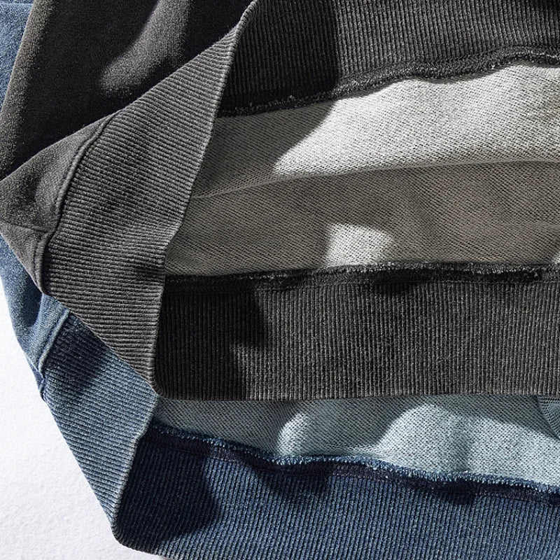 Herren-Sweatshirt mit Rundhalsausschnitt in verwaschenem Denimblau