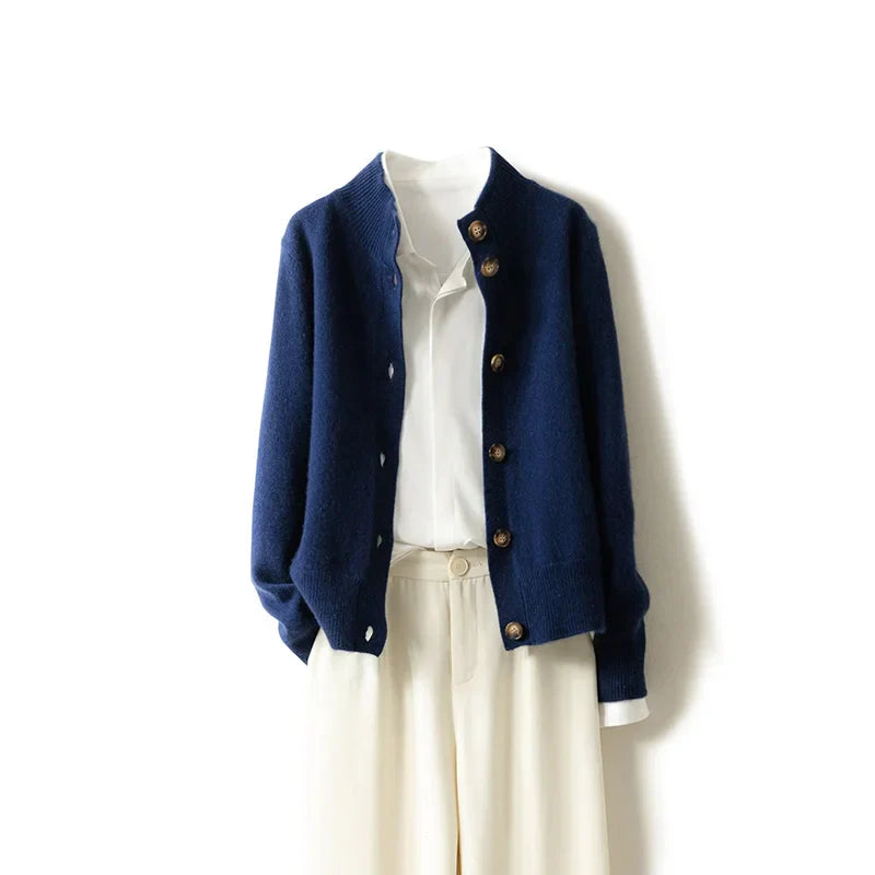 Elegant dame cardigan med høj hals og trendy knapper til et smart afslappet look