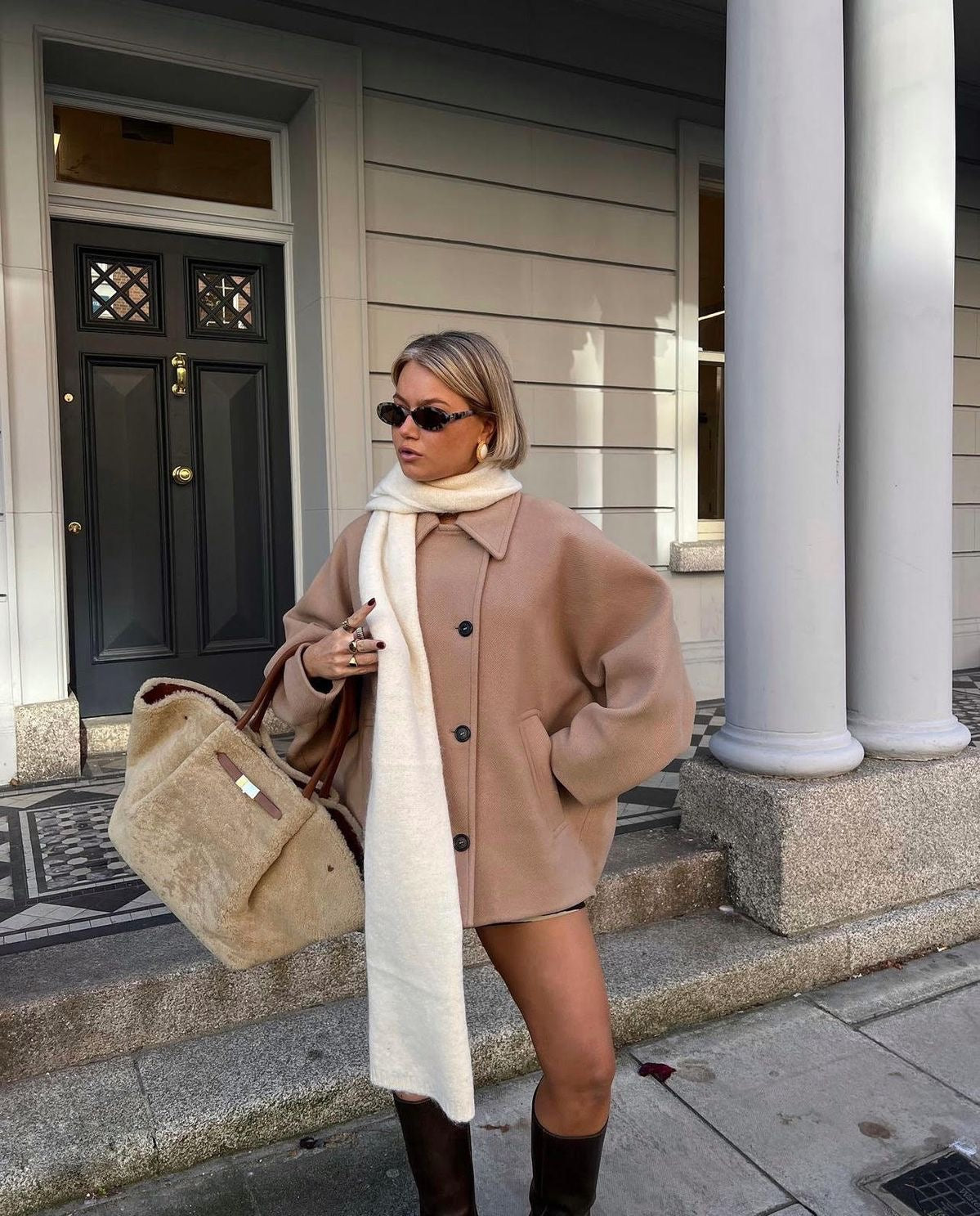 Abrigo oversize para mujer estilo urbano chic – Ideal para salidas elegantes y cotidianas