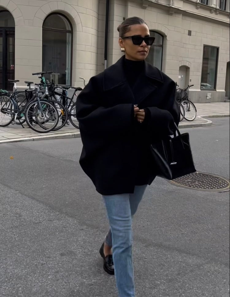 Abrigo oversize para mujer estilo urbano chic – Ideal para salidas elegantes y cotidianas