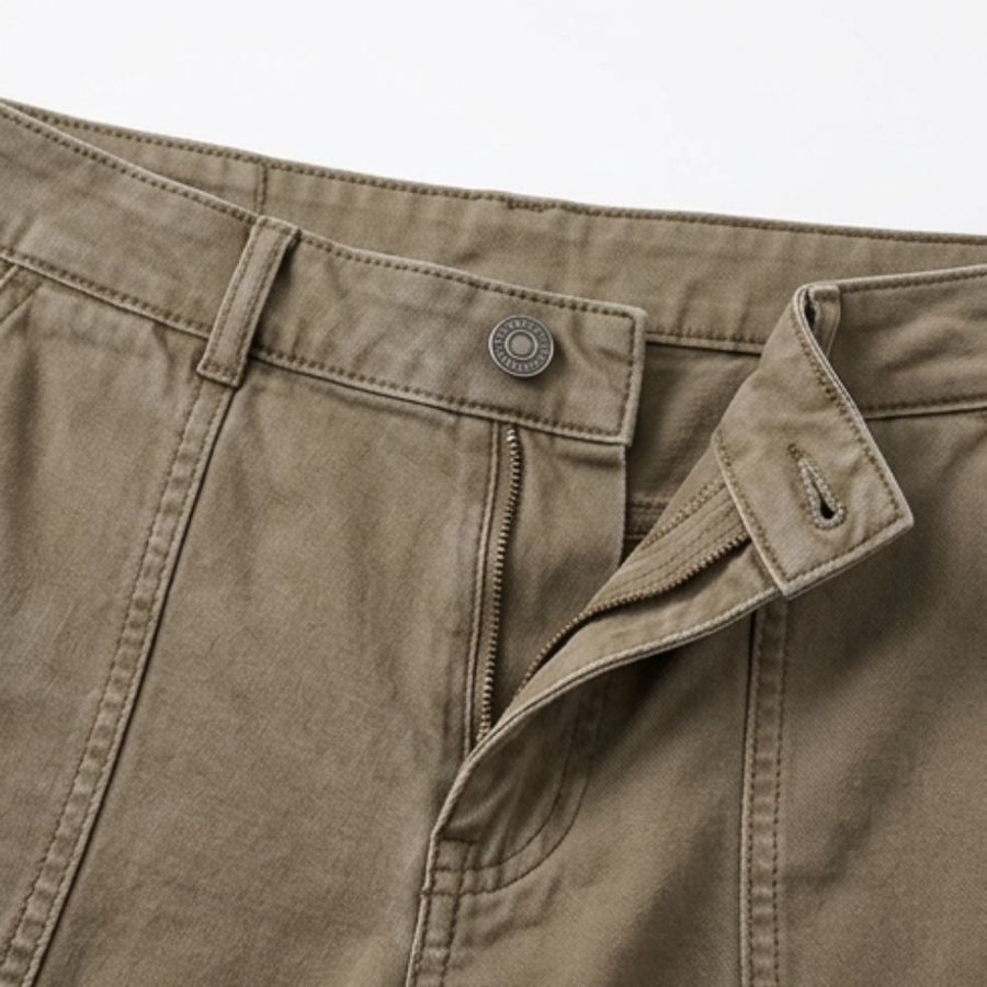 Pantalon femme coupe décontractée couleur kaki clair avec ceinture