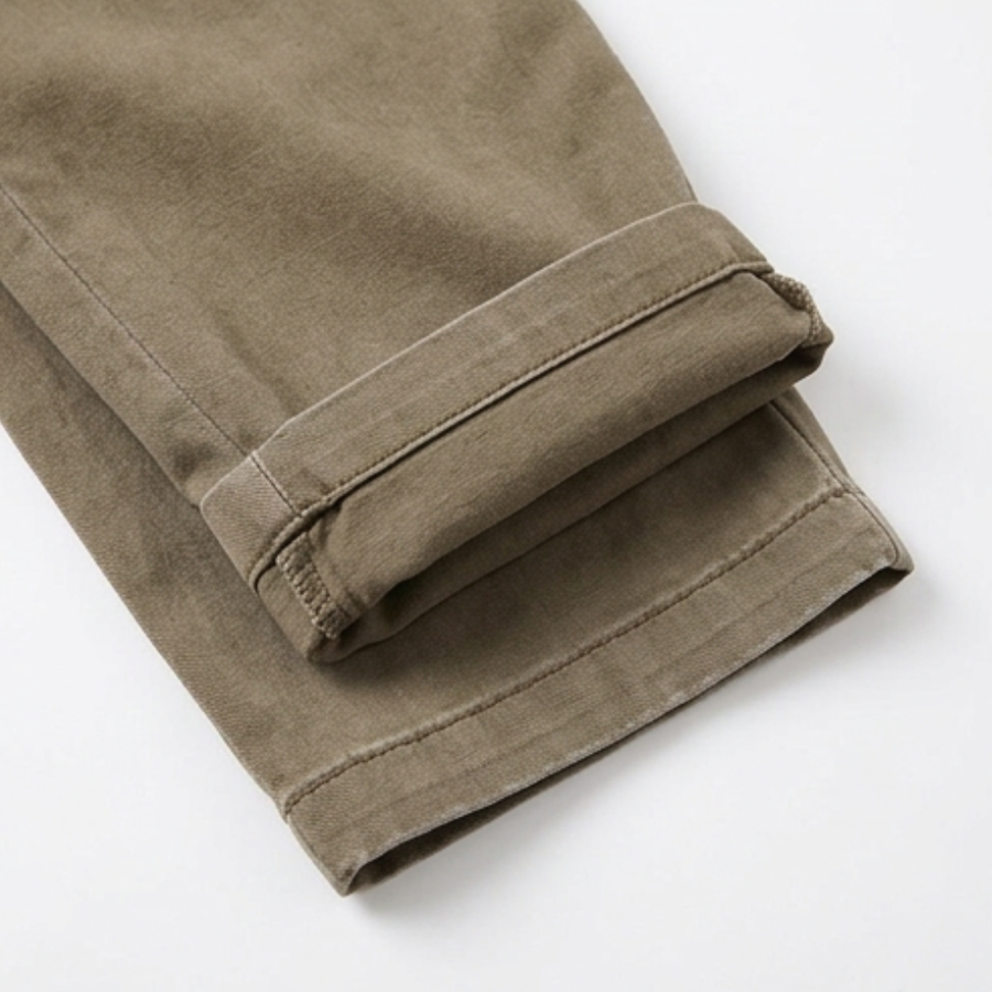 Pantalon femme coupe décontractée couleur kaki clair avec ceinture