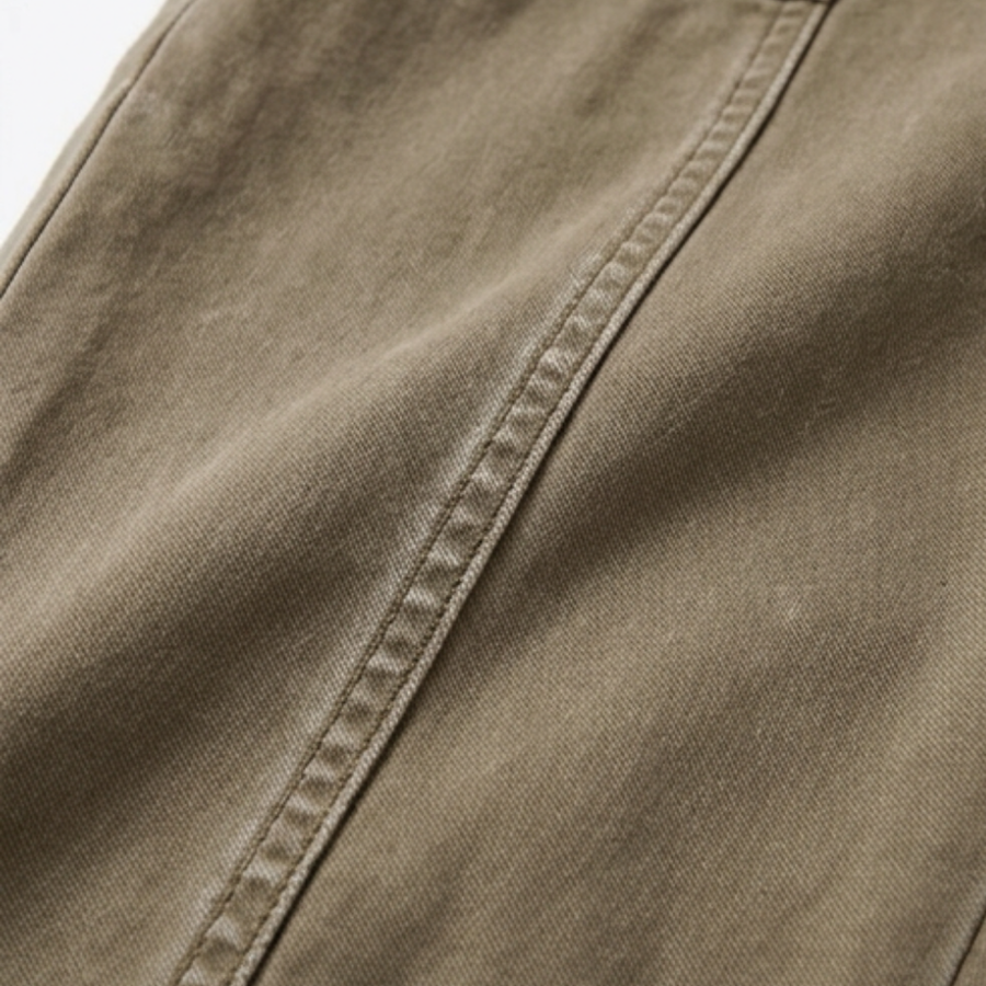 Pantalon femme coupe décontractée couleur kaki clair avec ceinture