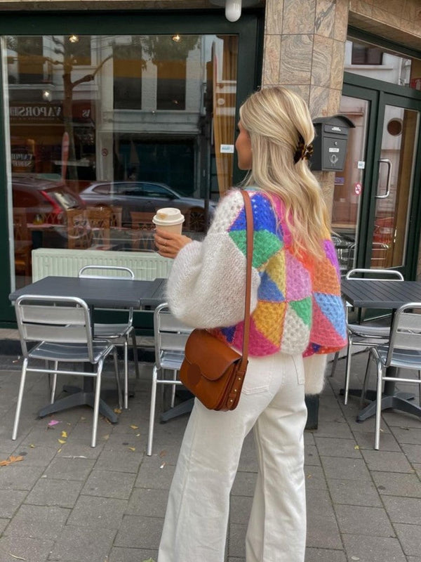 Cardigan da donna in maglia colorata con maniche a sbuffo