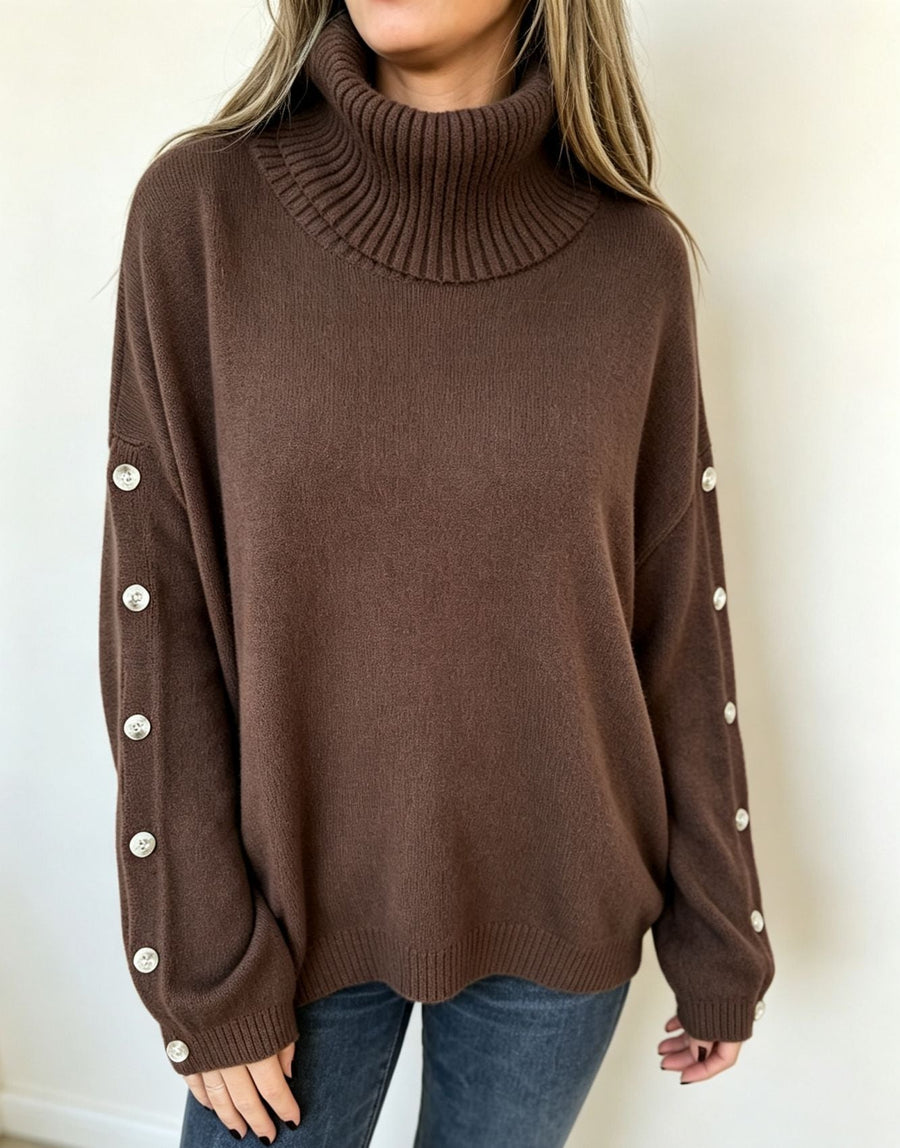 Jersey de cuello alto beige para mujer con botones decorativos en las mangas