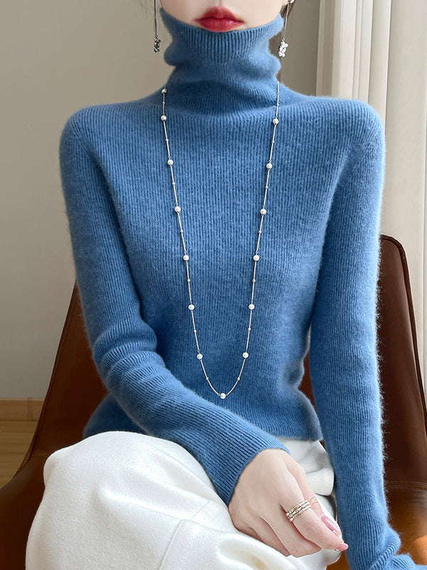 Maglione da donna a collo alto in maglia fine blu nuvola