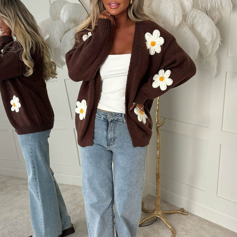 Offene Damen-Strickjacke mit aufgestickten Margeritenmotiven