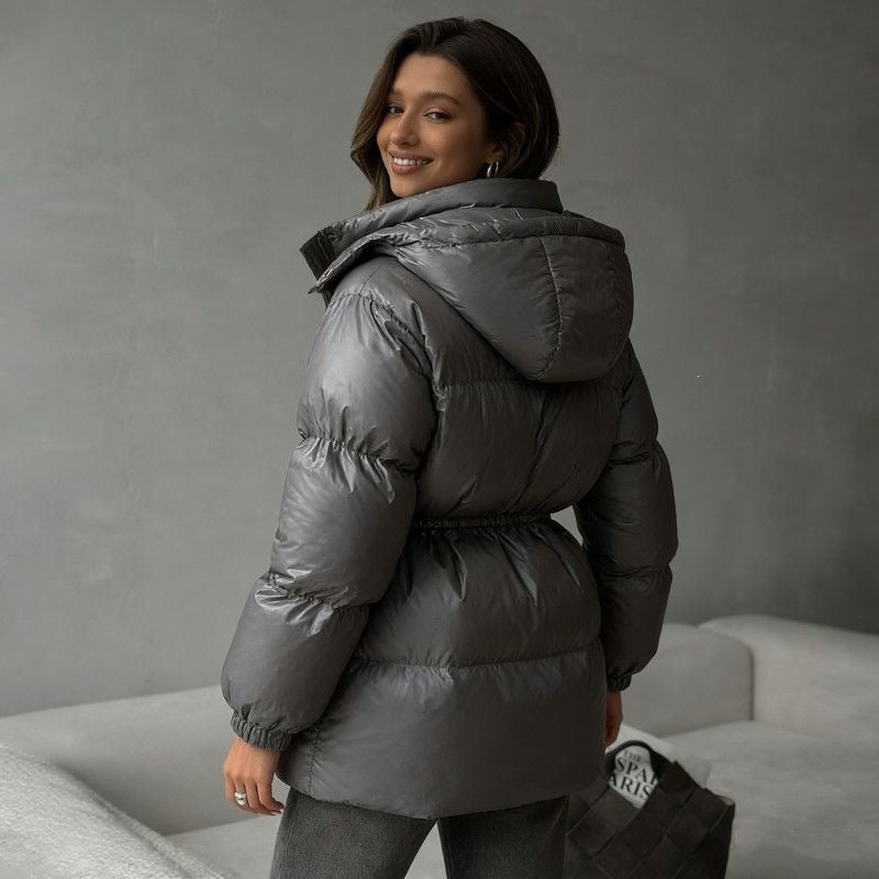 Abrigo acolchado para mujer con capucha y cordón ajustable en la cintura