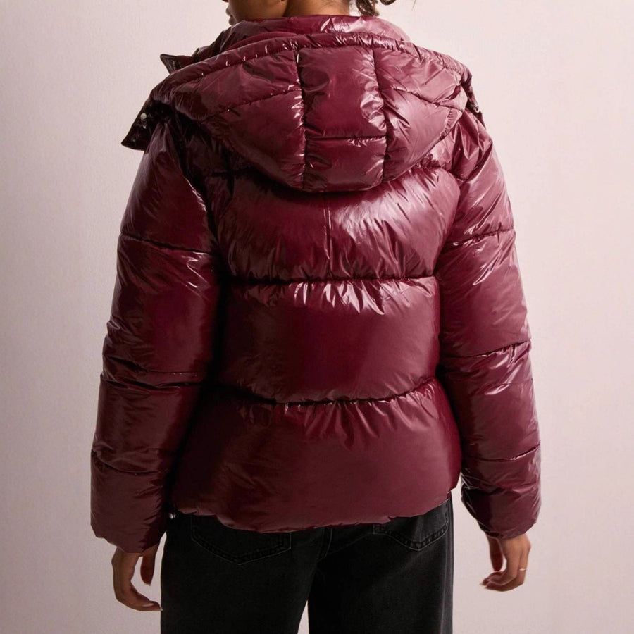 Glänzende gesteppte Damenjacke mit Kapuze und Reißverschluss - Bordeaux, Schwarz, Khaki