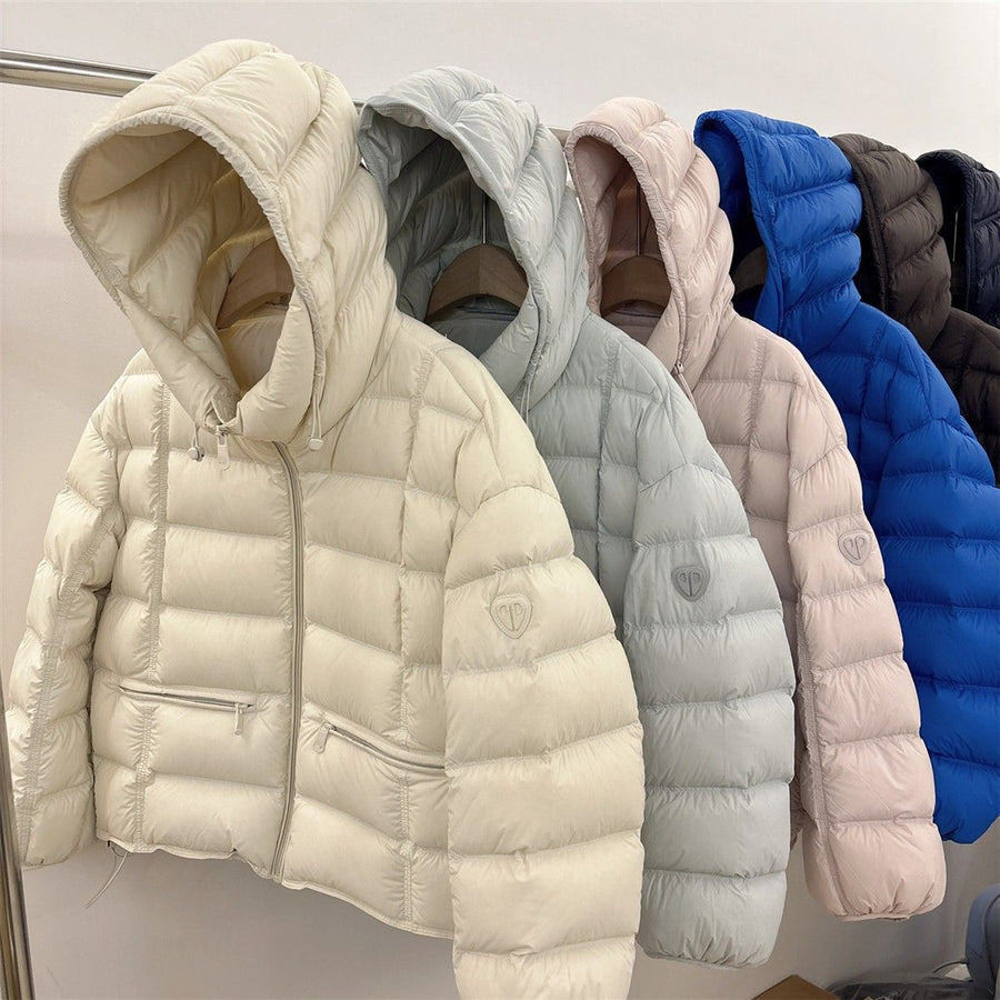 Kurze gesteppte Damen-Daunenjacke mit Kapuze und Reißverschluss
