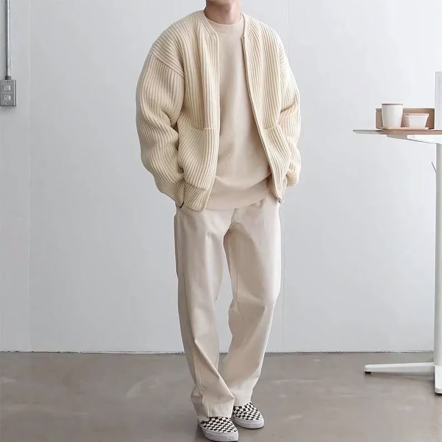 Cardigan homme style décontracté avec fermeture zippée et poches pour usage quotidien