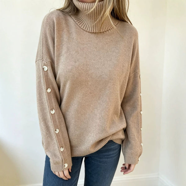 Jersey de cuello alto beige para mujer con botones decorativos en las mangas