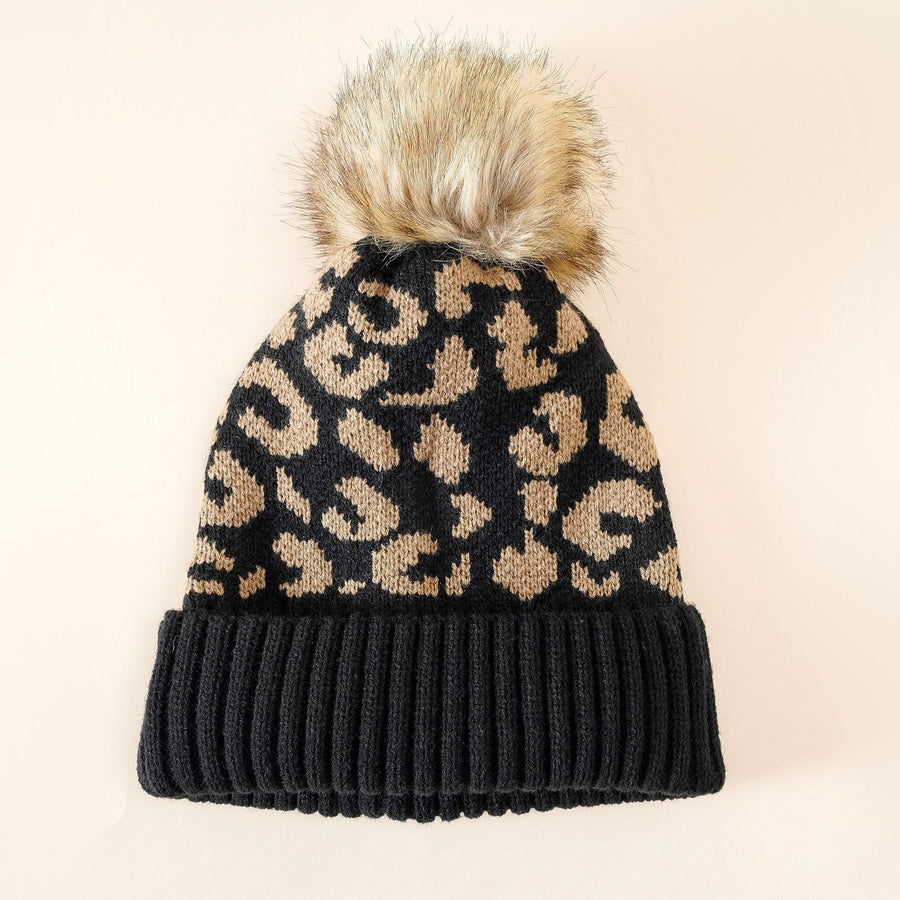 Gorro de punto con estampado de leopardo y pompón efecto piel