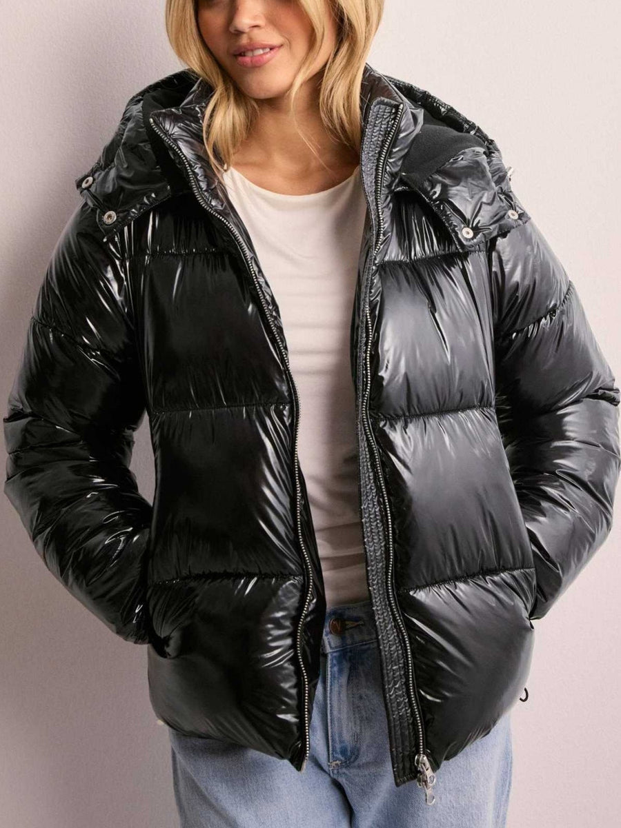 Glänzende gesteppte Damenjacke mit Kapuze und Reißverschluss - Bordeaux, Schwarz, Khaki