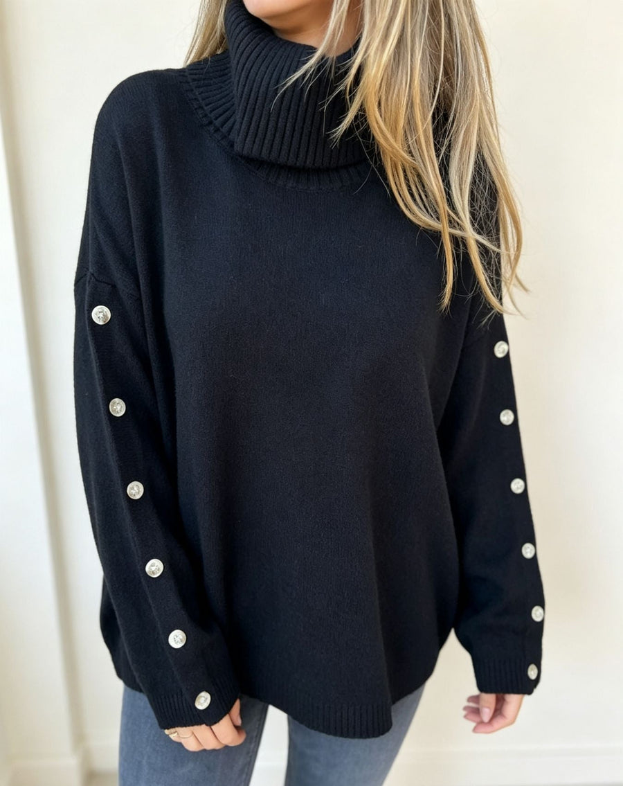 Jersey de cuello alto beige para mujer con botones decorativos en las mangas