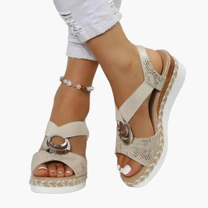 Sandales compensées femme style tendance urbain été
