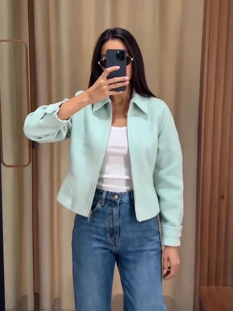 Giacca corta testurizzata da donna con collo verde menta