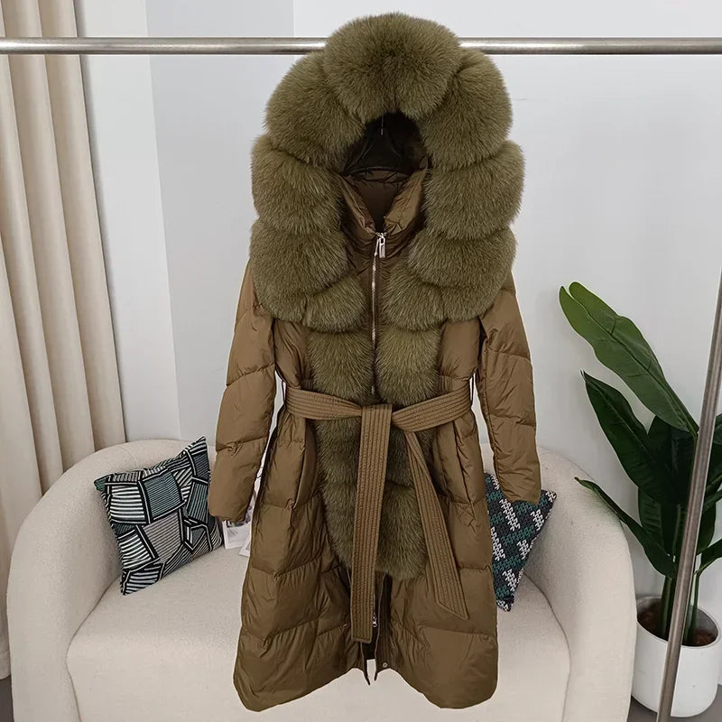 Piumino lungo da donna con cappuccio, rifiniture in pelliccia sintetica, cintura, bianco sporco