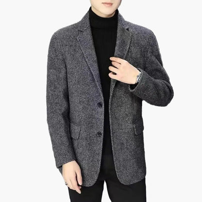 Elegant herrblazer i avslappnad stil för affärer och utekvällar