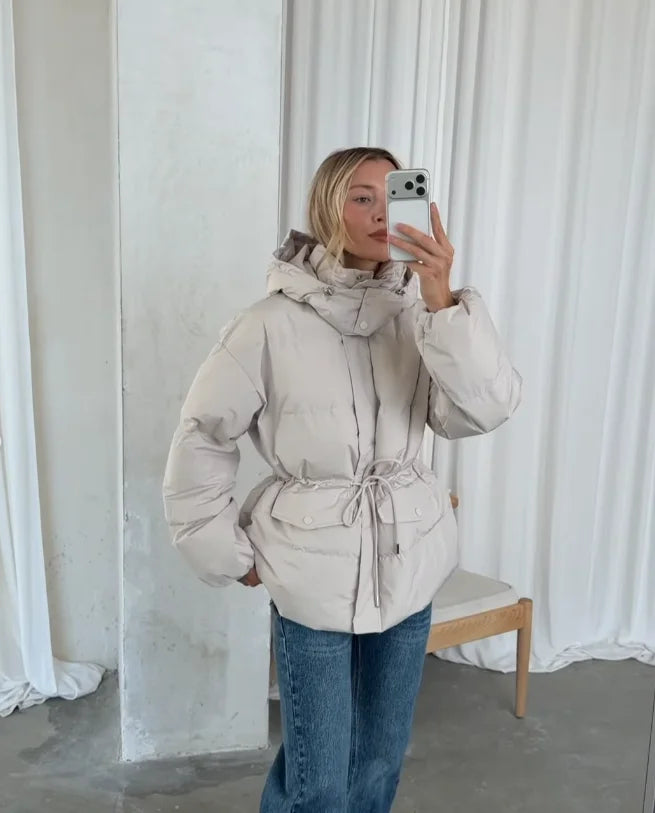 Doudoune courte à capuche femme avec ceinture ajustable