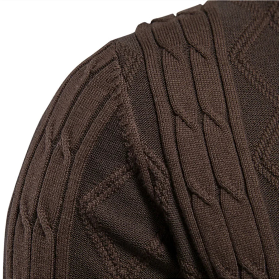 Chaleco de punto trenzado gris oscuro para hombre con cuello chal y botones