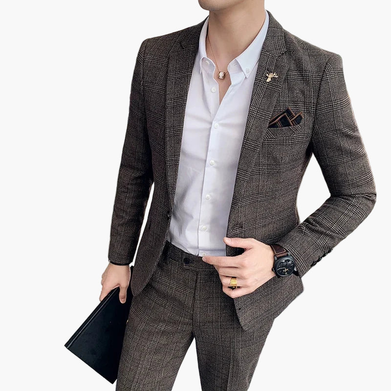Costume homme élégant à carreaux style business pour réunions et événements formels