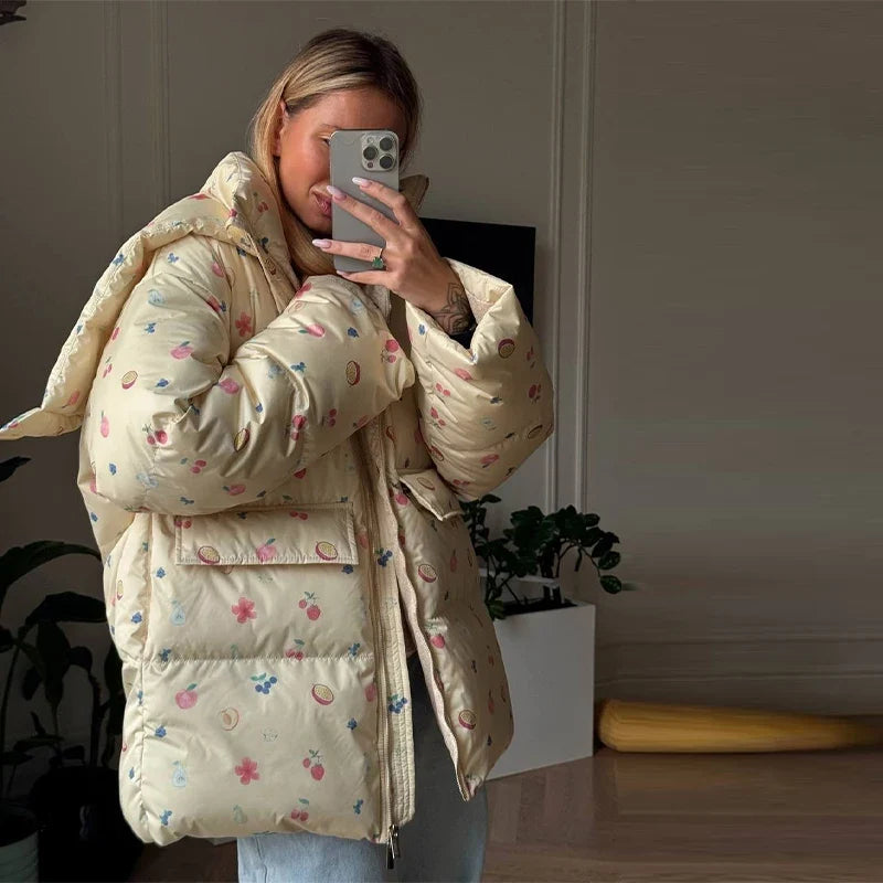 Kort oversized dunjakke til kvinder med hætte og integrerede vanter