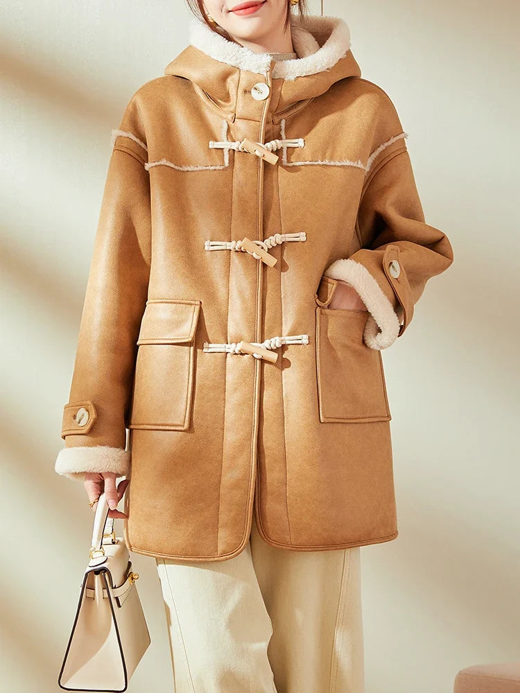 Cappotto invernale da donna imbottito e morbido con cappuccio, stile duffle coat, color cammello