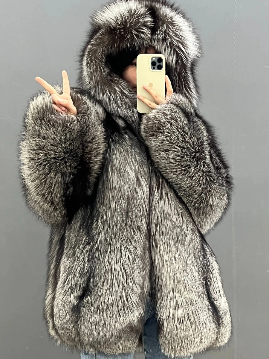 Cappotto da donna con cappuccio in ecopelliccia morbida, vestibilità ampia