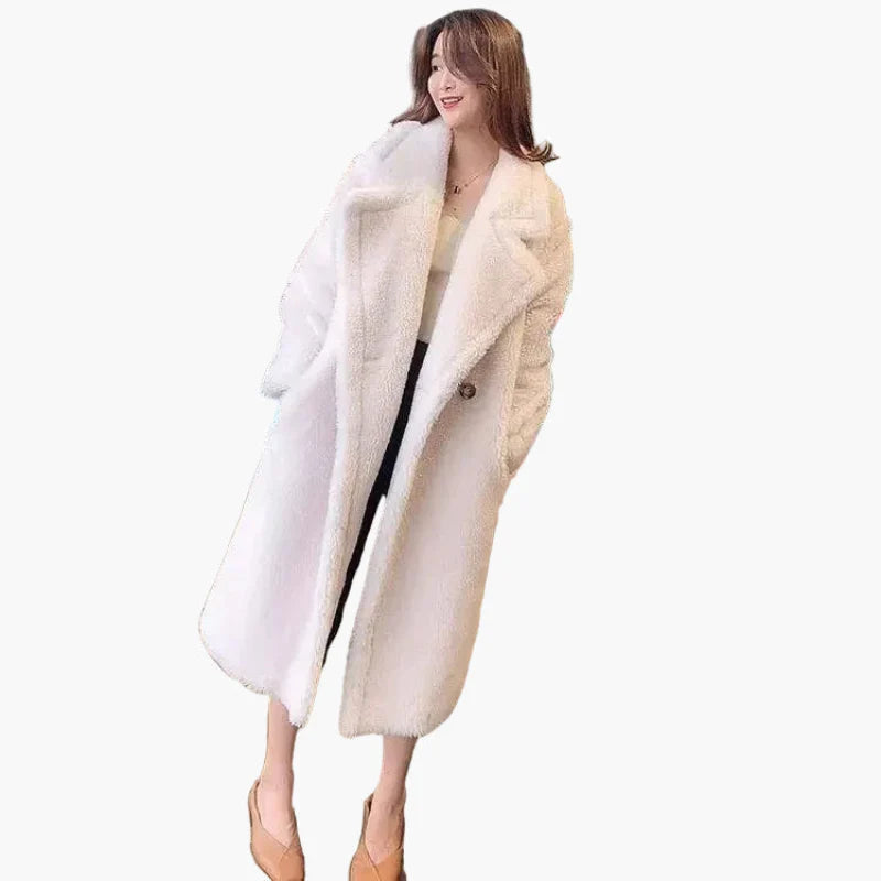 Długi, elegancki płaszcz damski w miejskim stylu – modny oversize na zimę
