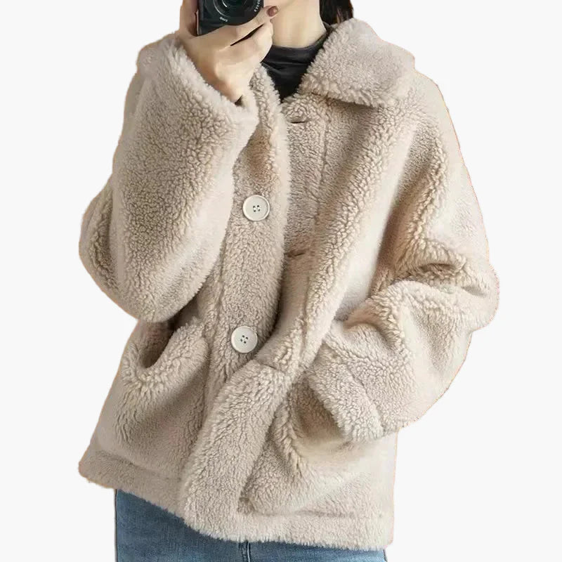 Manteau court femme style décontracté hiver, coupe ample, idéal pour tenues cosy