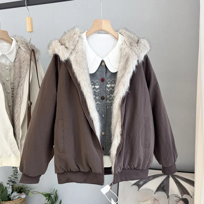 Veste bomber femme avec capuche bordée de fausse fourrure et fermeture éclair
