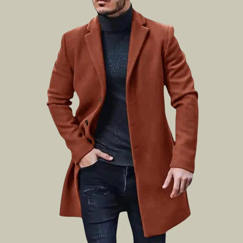 Cappotto lungo da uomo tinta unita con colletto a revers dentellati e monopetto per l'inverno