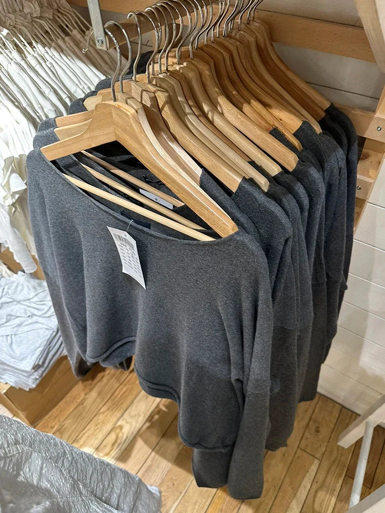 Pull court femme col bateau manches longues ample gris foncé