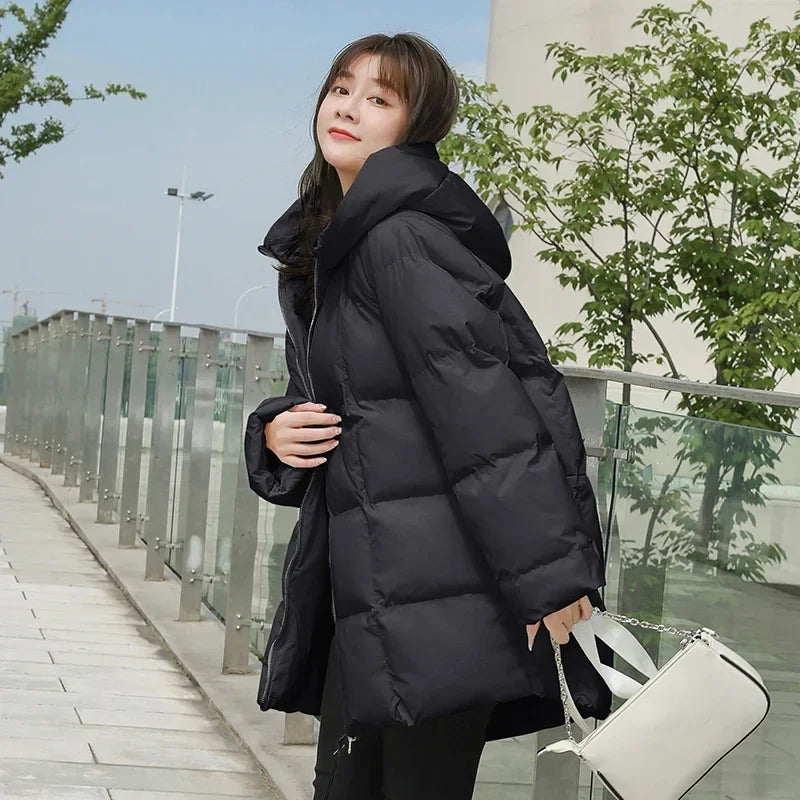 Piumino corto trapuntato oversize bianco da donna con cappuccio