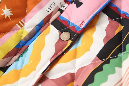 Quiltad patchworkjacka i bohemisk stil för kvinnor – urban och originell mode