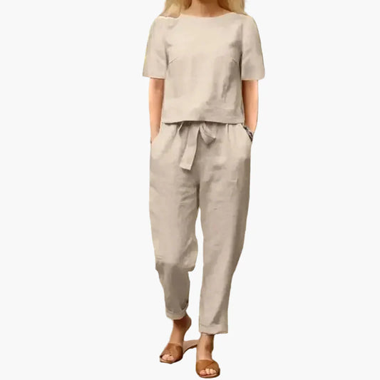 To-delt sommersæt til kvinder i afslappet elegant stil, ideelt til udflugter og fritid
